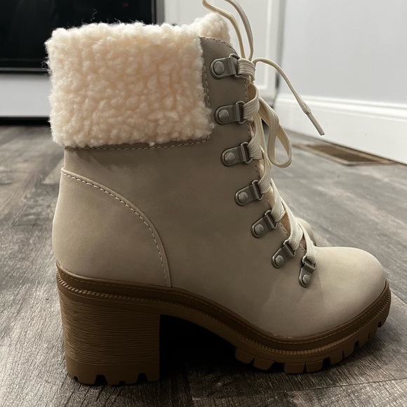 Brand new never worn Pink Lily fur lined healed booties - Picture 3 of 7